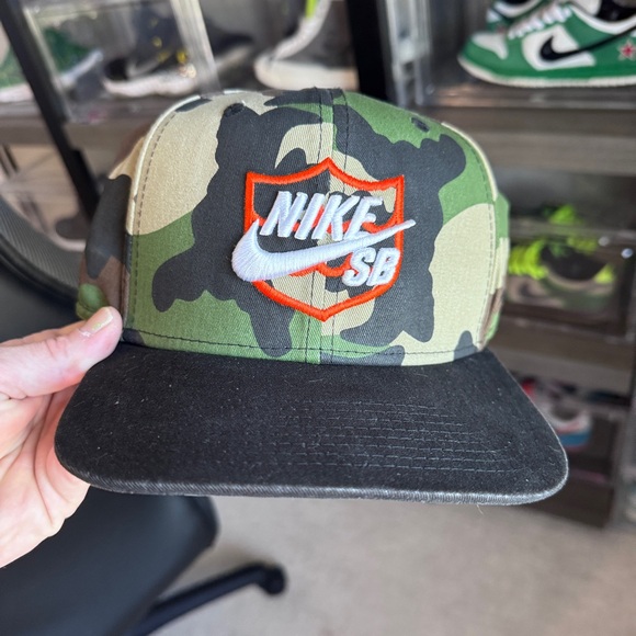 Nike SB ‘Brian Anderson’ Camo SnapBack Hat - Picture 7 of 10